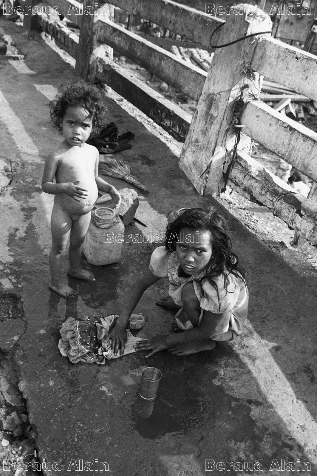 19 Lessive sur trottoir